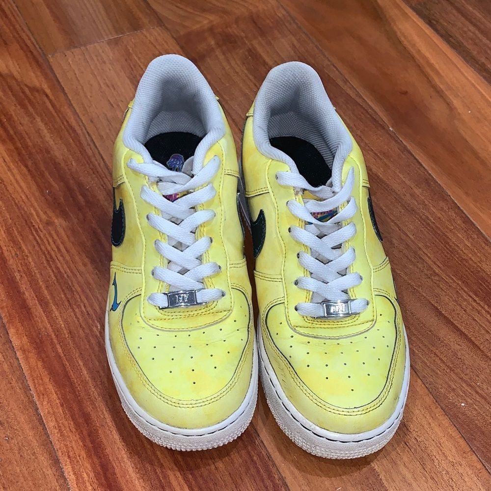 Nike Bright Yellow and Black peace love Air Force 1 Sneakers size 7y - Picture 6 of 8
